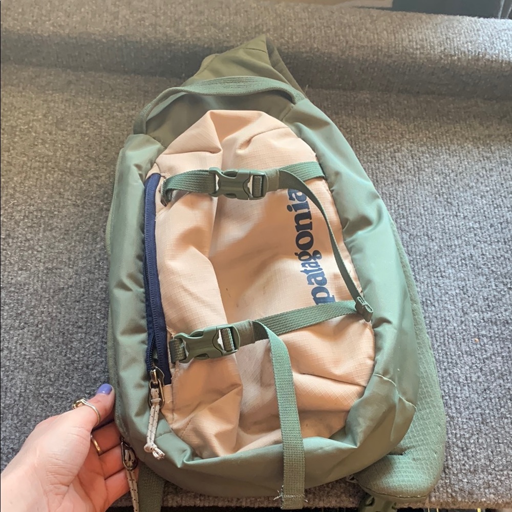 Patagonia Green and Beige Sling Pack!